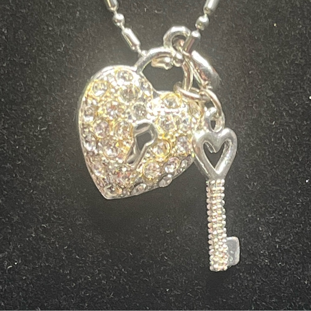 Silver tone heart lock and key necklace crystal pave pendant charm necklace - Picture 5 of 8